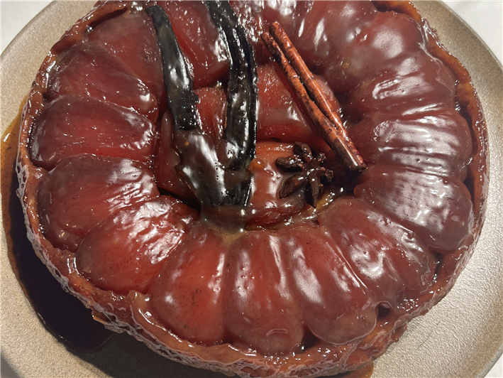 tarte tatin presented